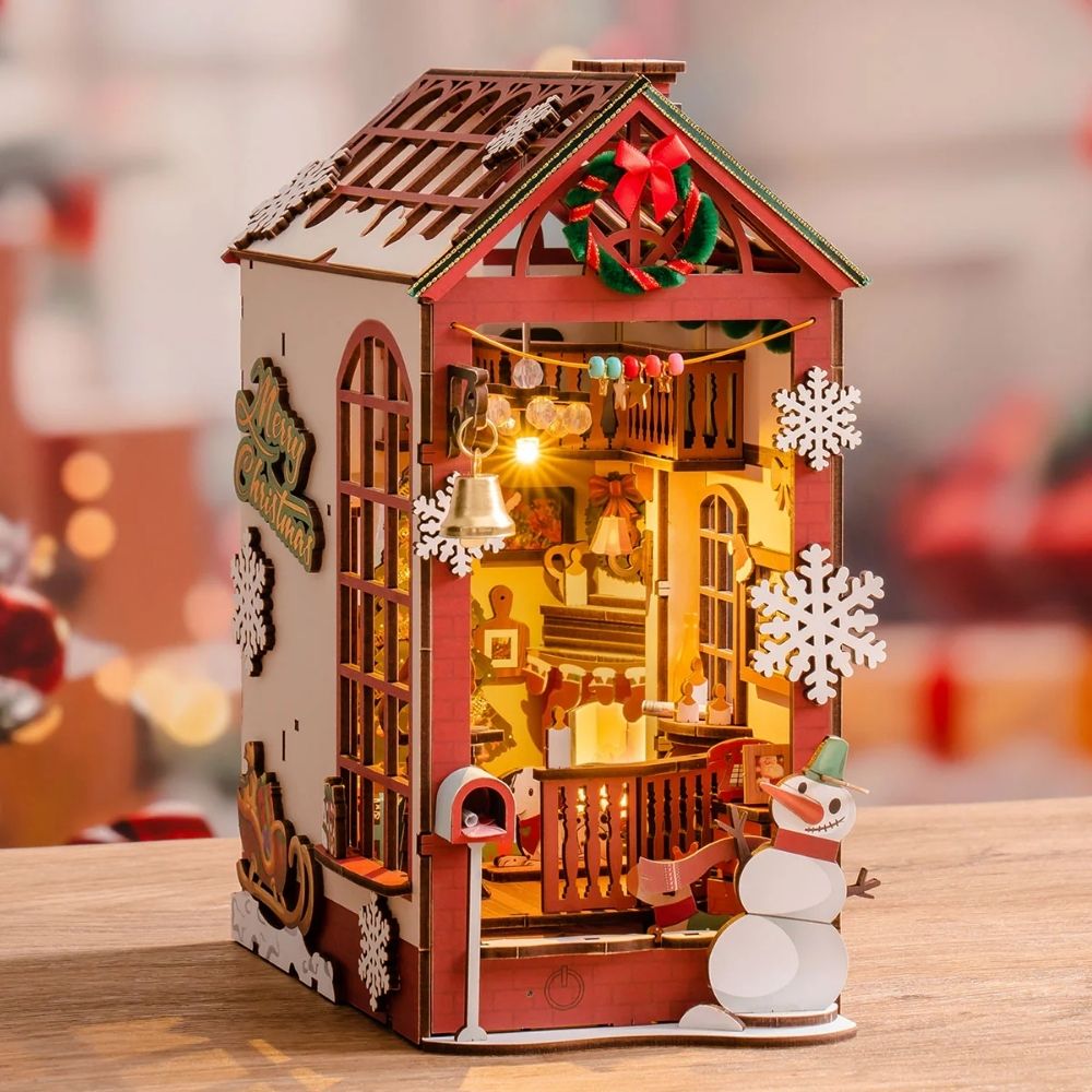 DIY Book Nook kit - Christmas Indoor Scene
