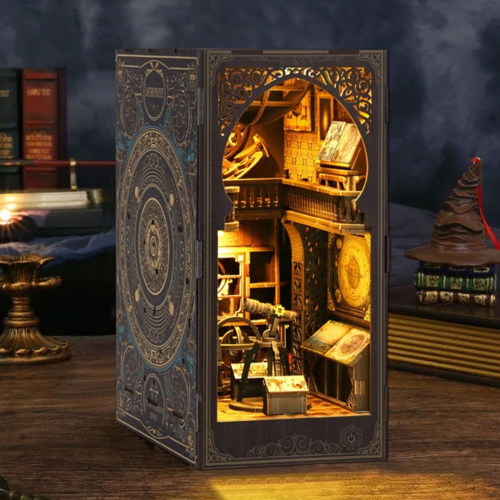 DIY Book Nook Kit - Museum of Astronomy Figured'Art