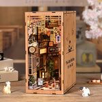 DIY Book Nook Kit - The alley waiting for the cat Figured'Art