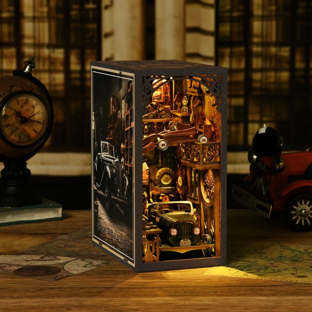 DIY Book Nook Kit - Car Players Figured'Art