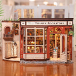 Miniature House - Thames Bookstore Figured'Art
