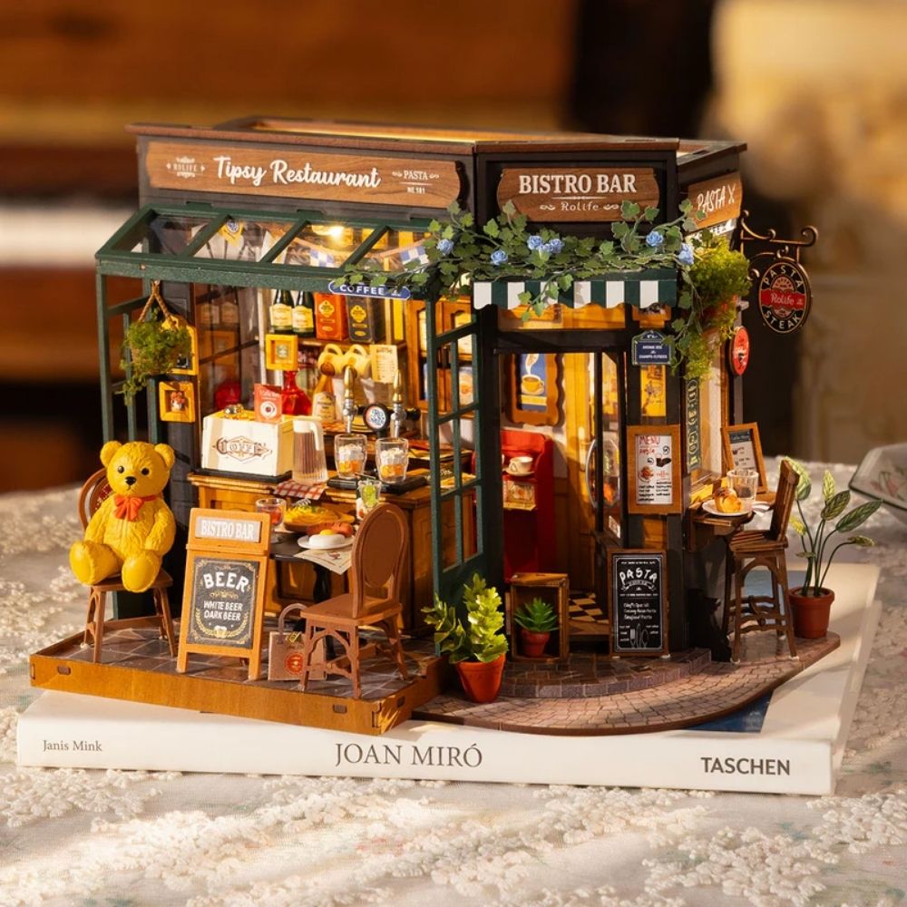 Miniature House - Tipsy Restaurant