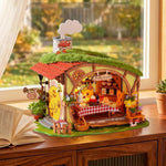 Miniature House - Fluffy Grove