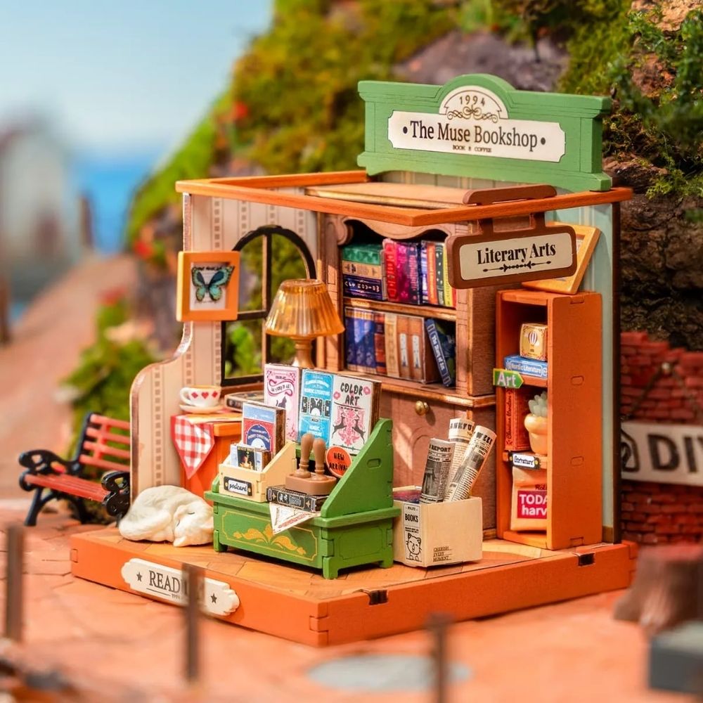 Miniature House - The Muse Bookshop