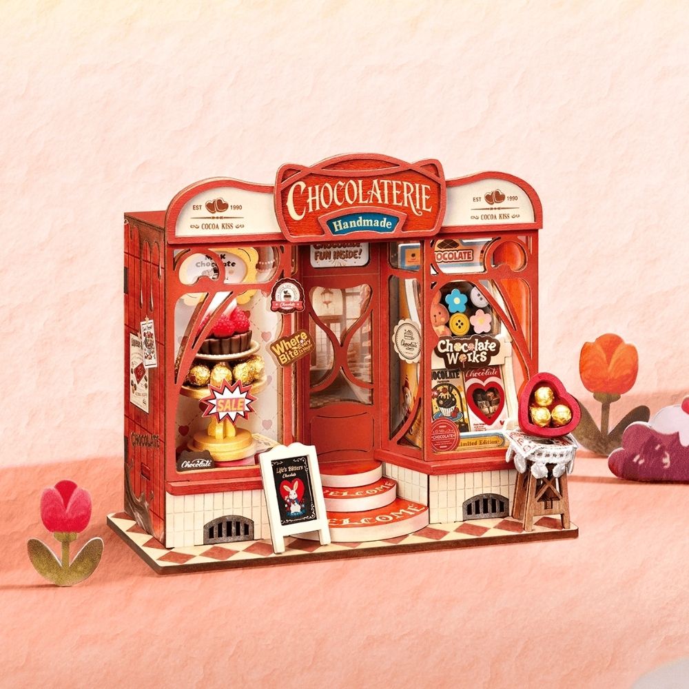 Miniature House - Sweet Chocolate Shop Figured'Art