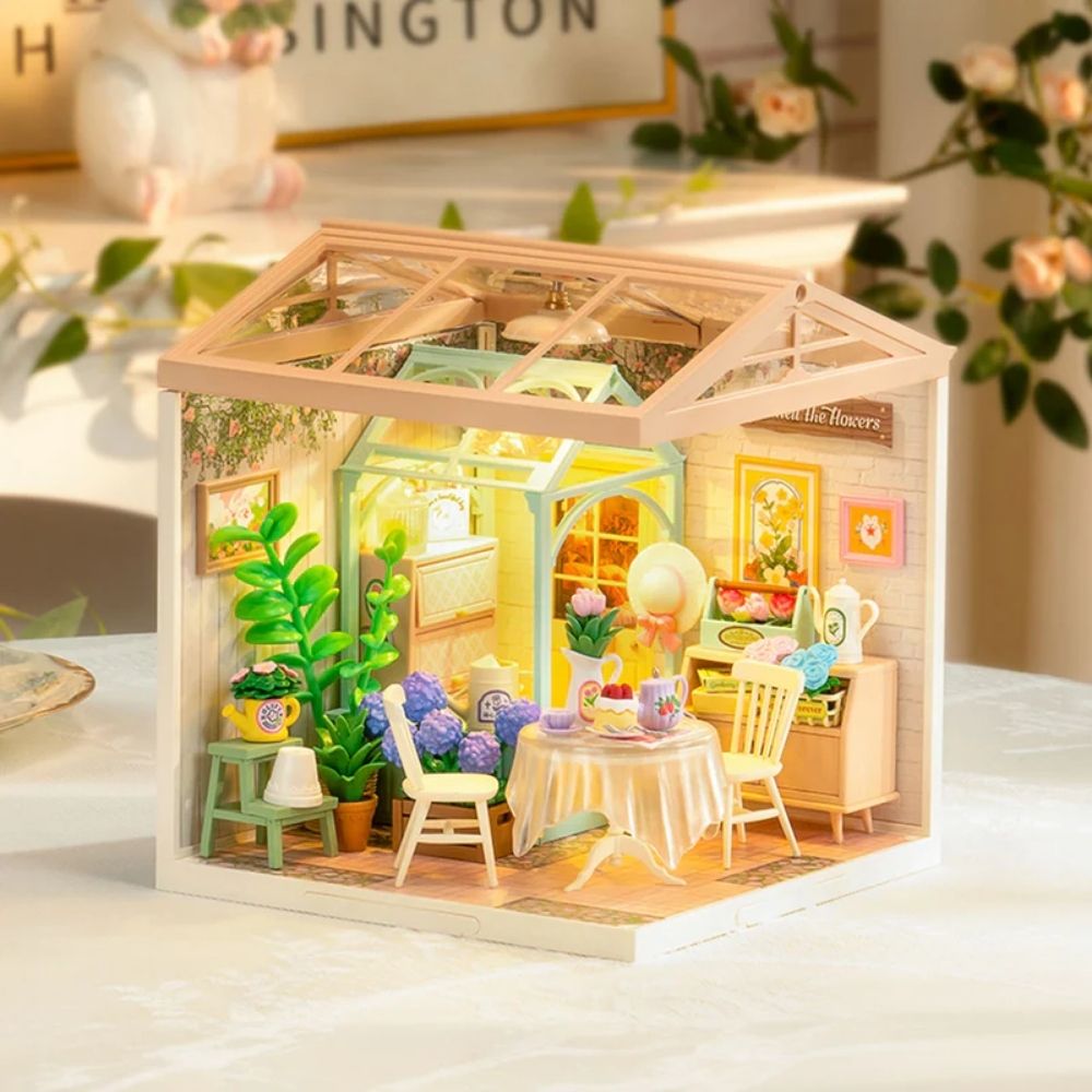 Miniature House - Blooming Tea Garden