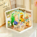 Miniature House - Blooming Tea Garden