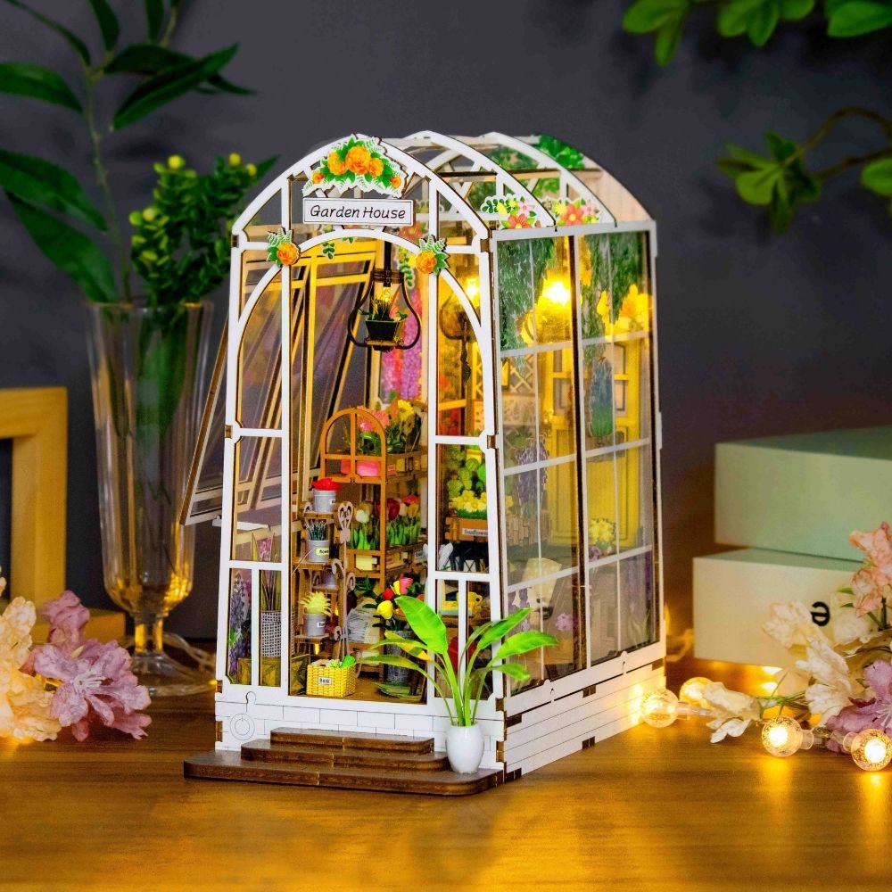 DIY Book Nook Kit - Garden House