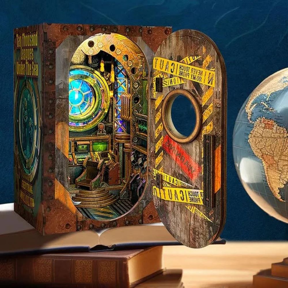 DIY Book Nook Kit - 10,000 Leagues Beneath the Sea Figured'Art